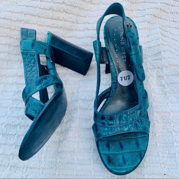 NINE WEST TURQUOISE CROCO LEATHER STRAPPY SANDALS - Picture 2 of 7
